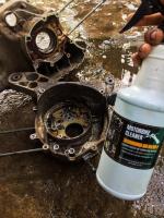 Dung Dịch Tẩy Rửa ĐA NĂNG Motorbike Cleaner Chuyên Dùng Cho Ôtô, Xe Máy 850ml Tặng Kèm Đầu Xịt, Bàn Chải Và Cọ Sên 3D